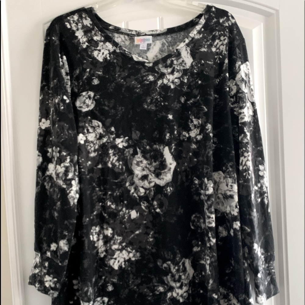 LuLaroe long sleeve tunic